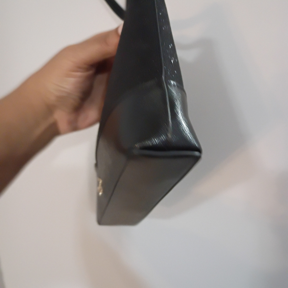 Kate Spade, NWOT, Glittery Crossbody Bag, Zipper Closure, Color Black - Picture 12 of 15